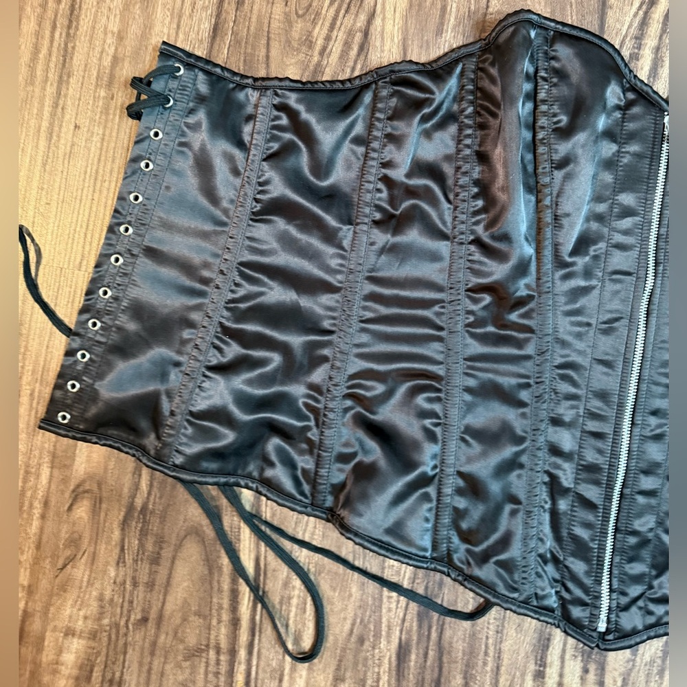 Top Drawer by Daisy Corsets XXL - Picture 4 of 12